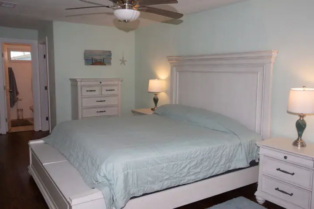 Photo of Bedroom in Bermuda Beach