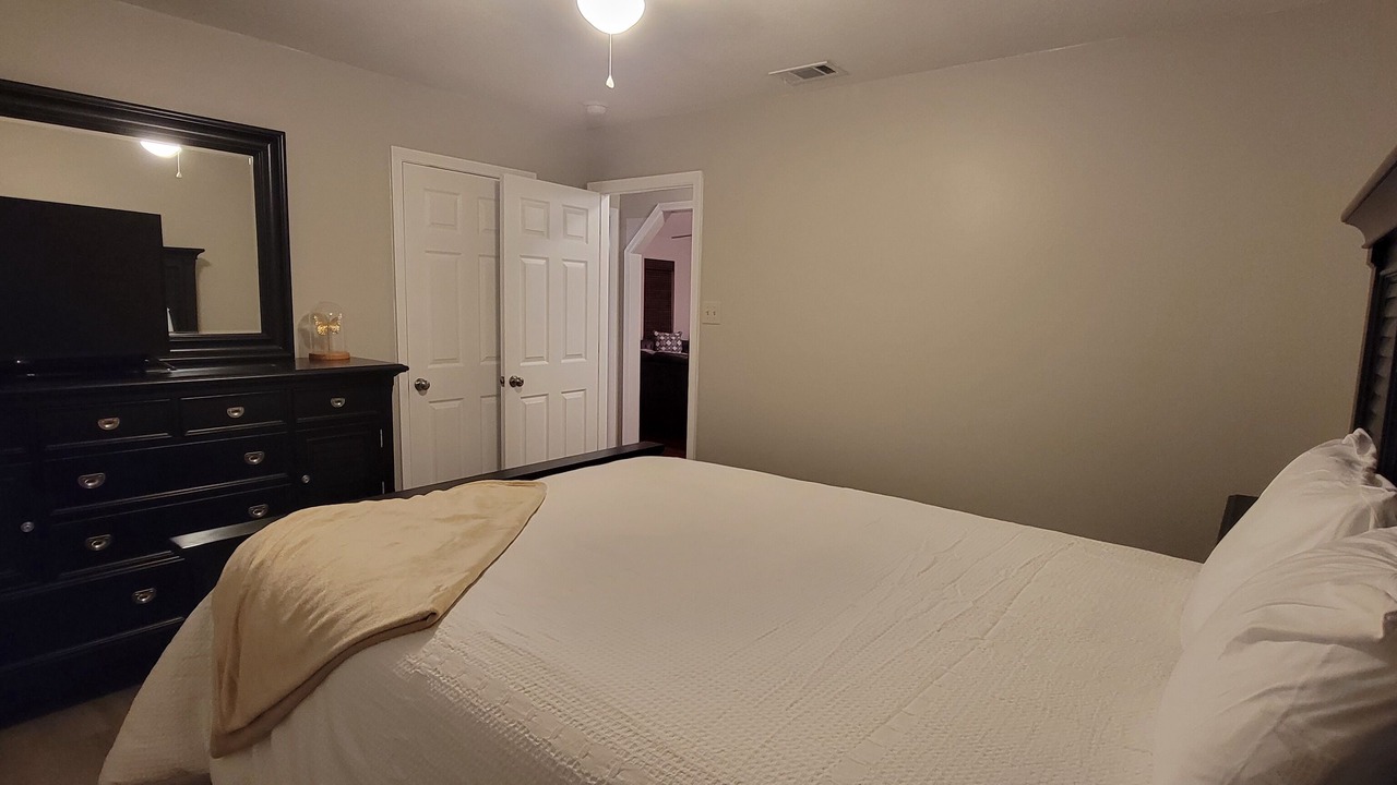 Photo of Bedroom in Ocean Springs