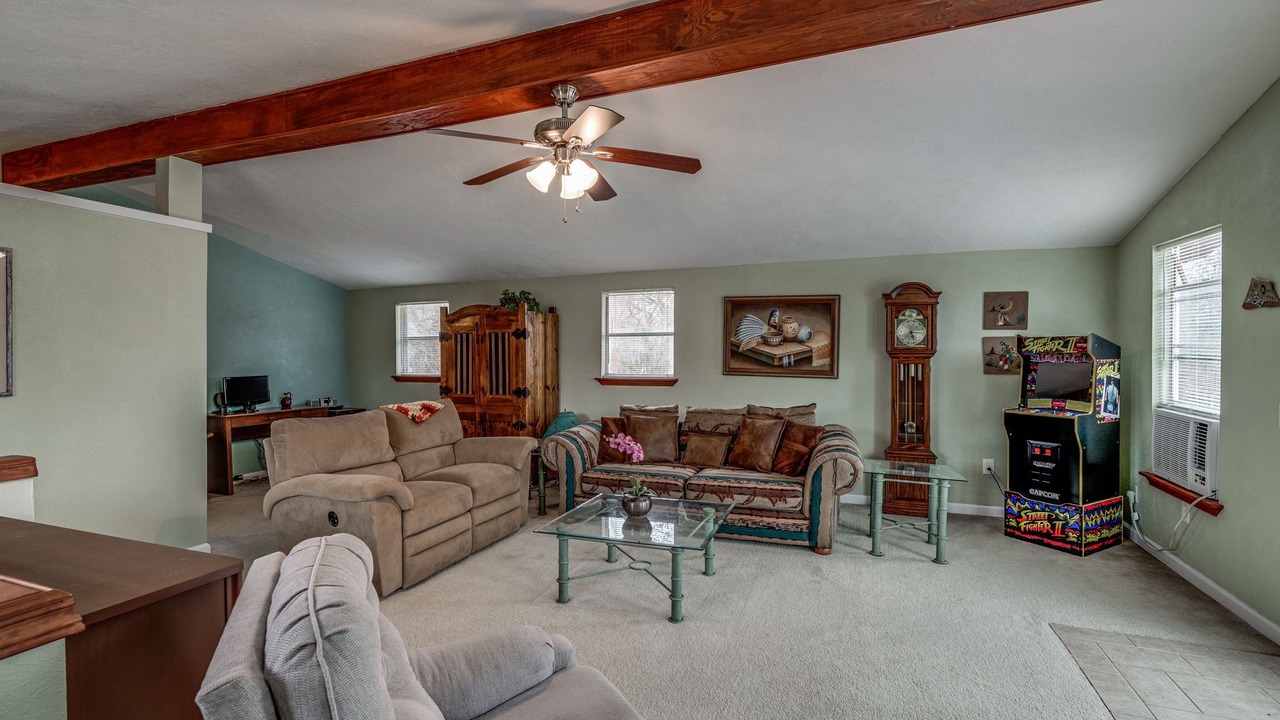 Photo of Livingroom in Dawson