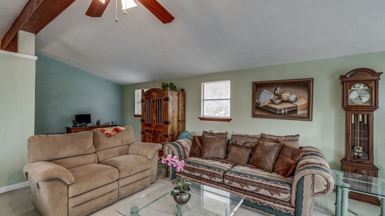 Photo of Livingroom in Dawson
