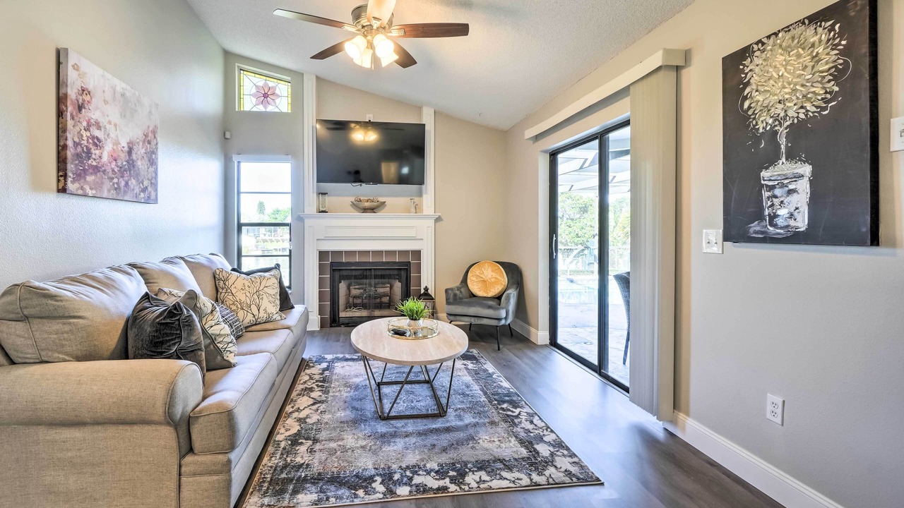 Photo of Livingroom in Regency Park
