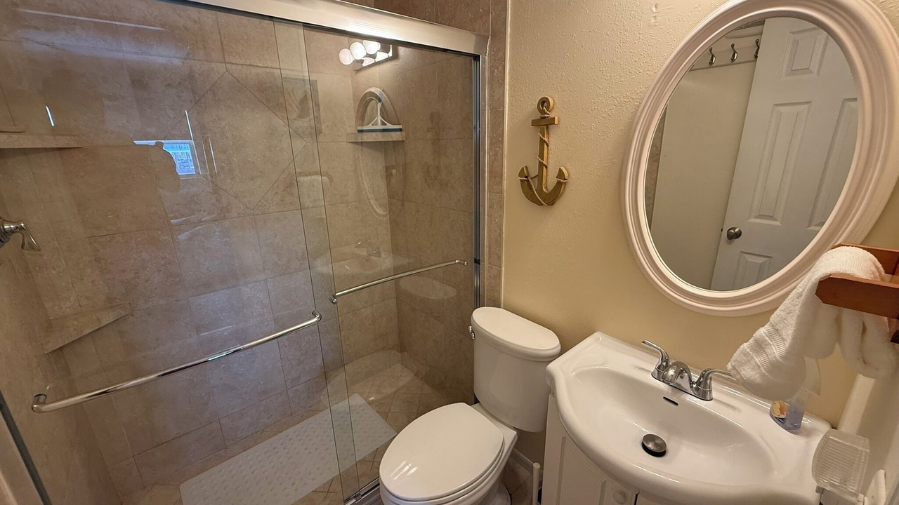 Photo of Bathroom in Golden Beach