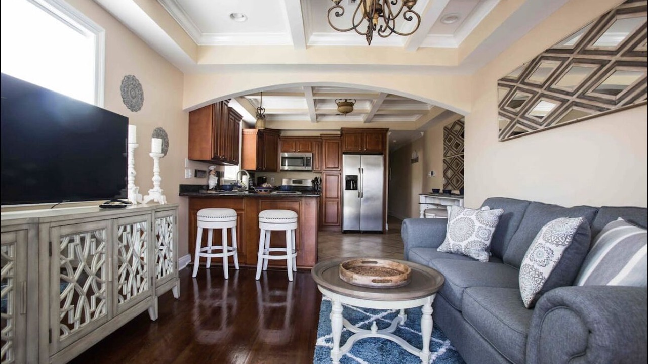 Photo of Livingroom in Freret
