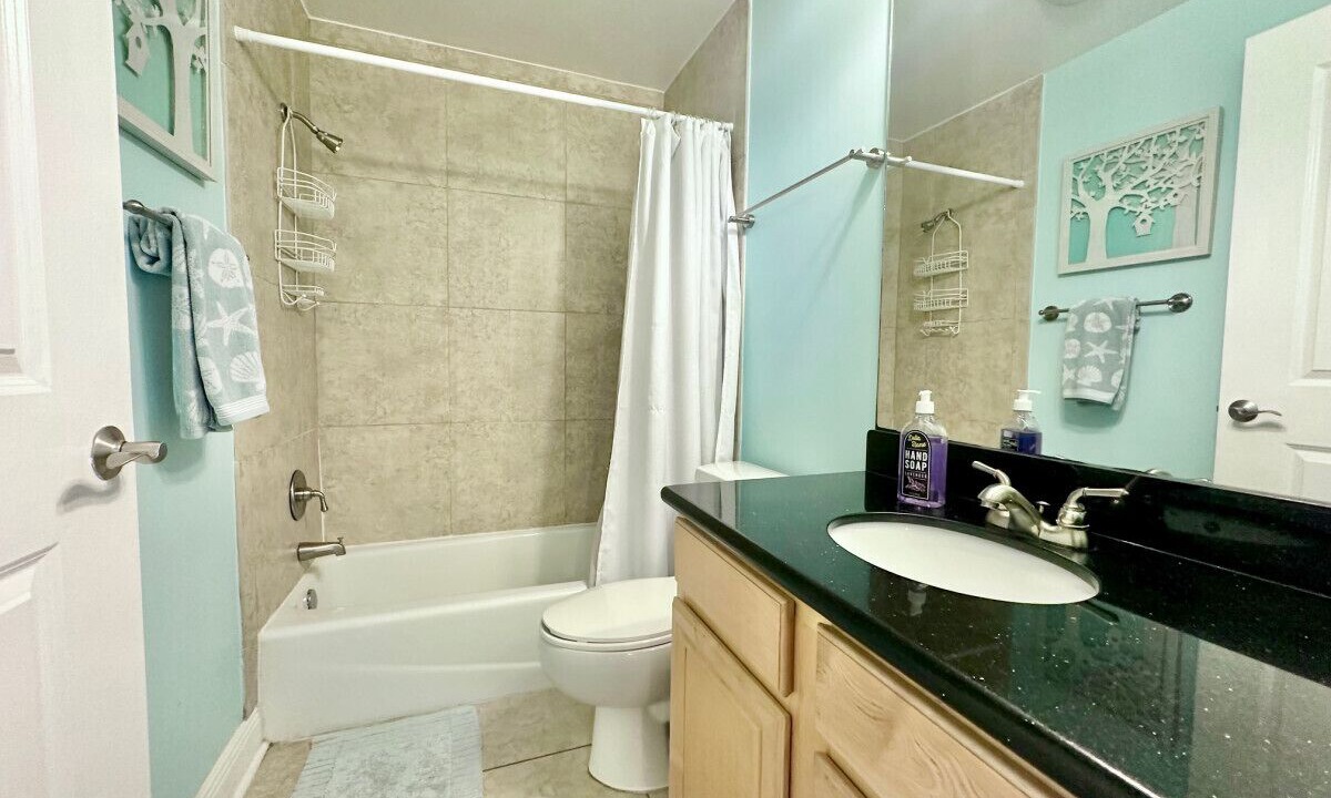 Photo of Bathroom in Henderson Point