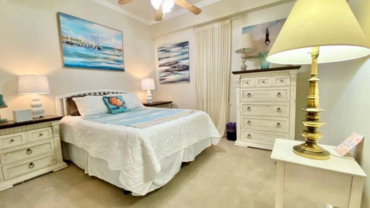 Photo of Bedroom in Henderson Point