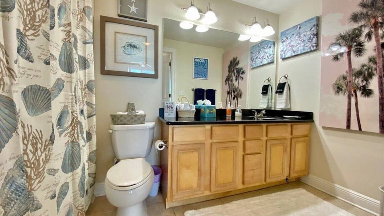 Photo of Bathroom in Henderson Point