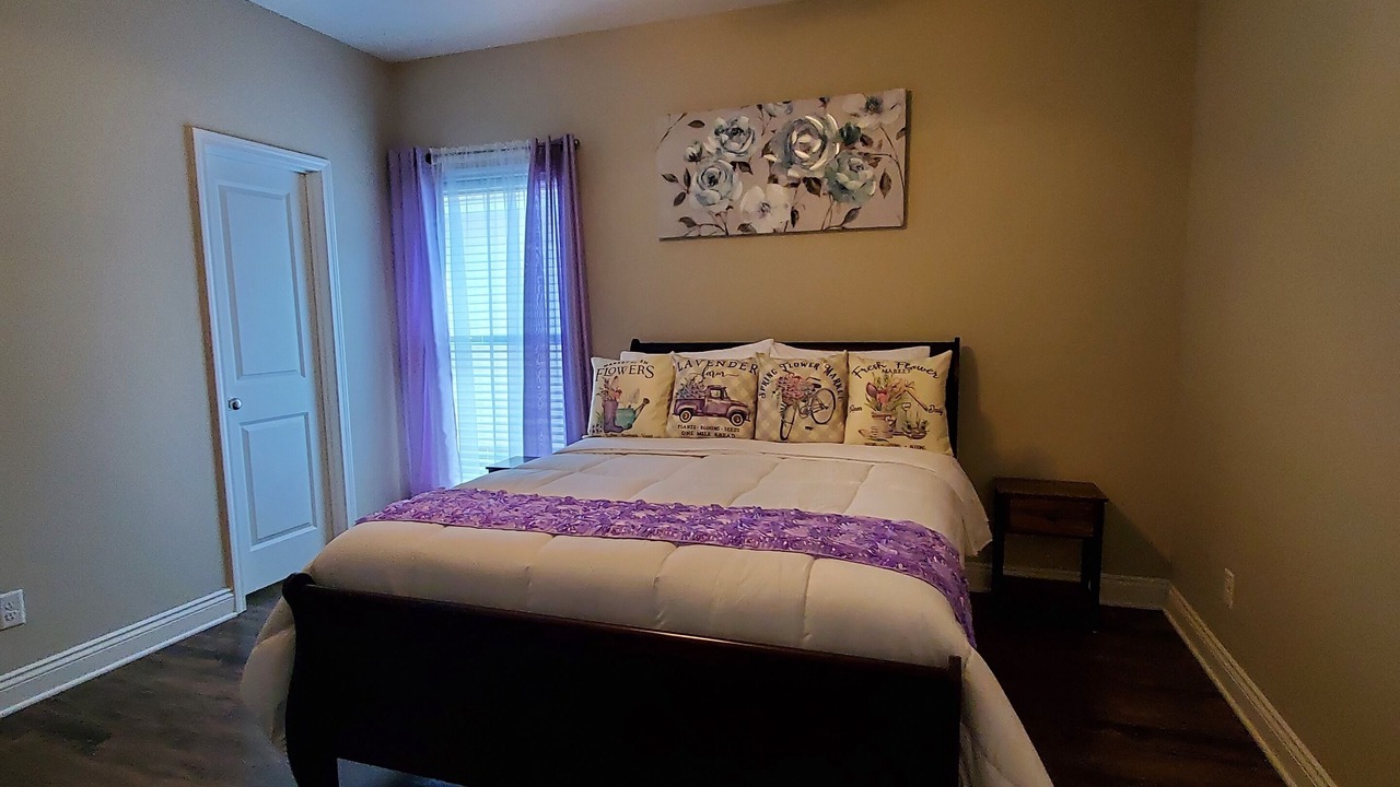 Photo of Bedroom in Calhoun