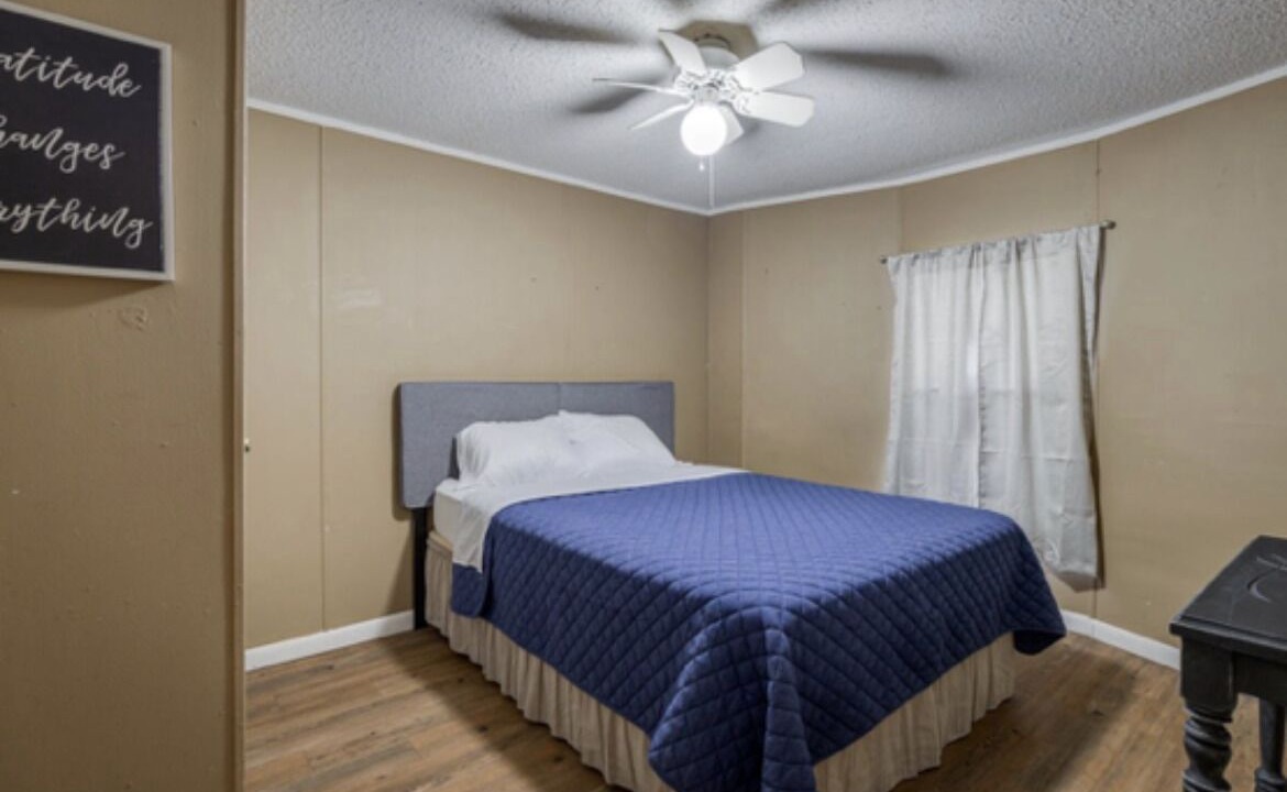 Photo of Bedroom in Claiborne
