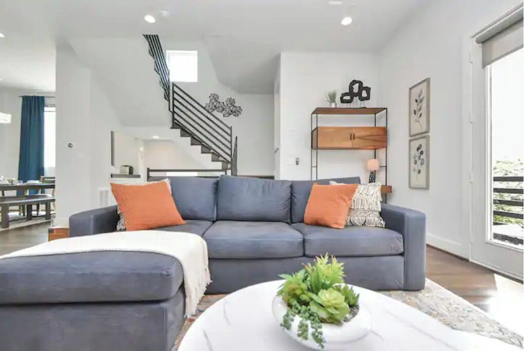 Photo of Livingroom in Midtown