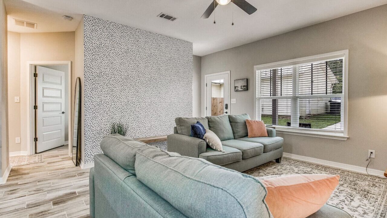 Photo of Livingroom in Southeast Pensacola