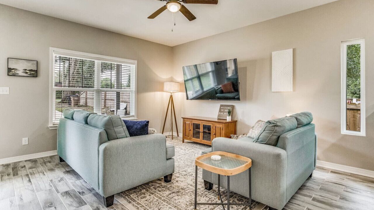 Photo of Livingroom in Southeast Pensacola