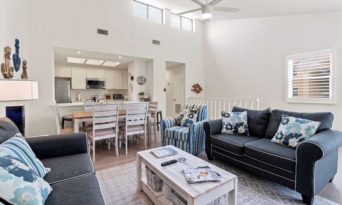 Photo of Livingroom in Jacksonville Beach
