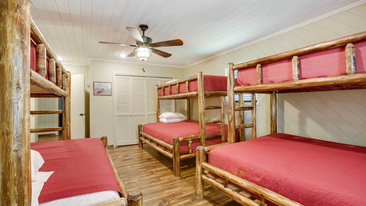 Photo of Bedroom in Theriot