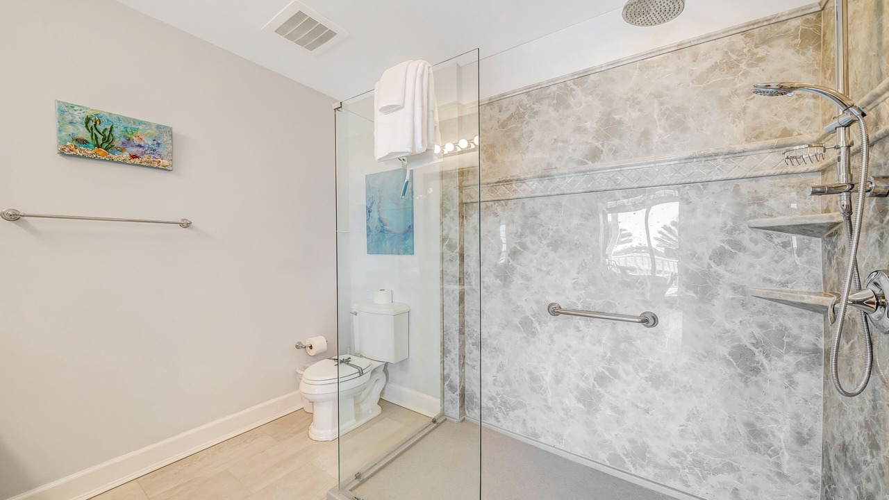 Photo of Bathroom in Upper Grand Lagoon
