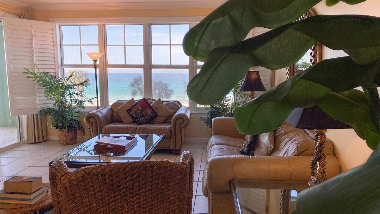 Photo of Livingroom in Silver Sands Beach