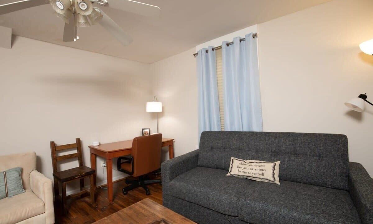 Photo of Livingroom in Redmont Park