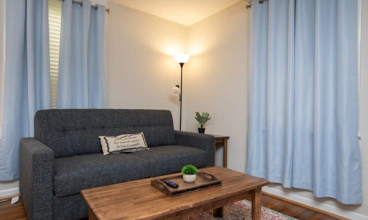 Photo of Livingroom in Redmont Park