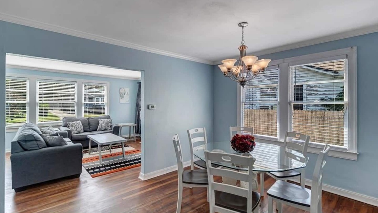 Photo of Livingroom in Lakeshore South