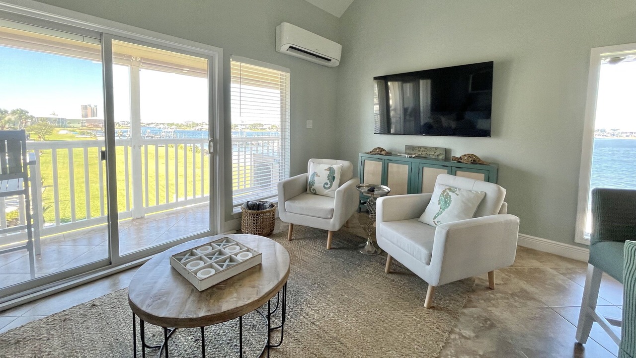 Photo of Livingroom in White Sands First