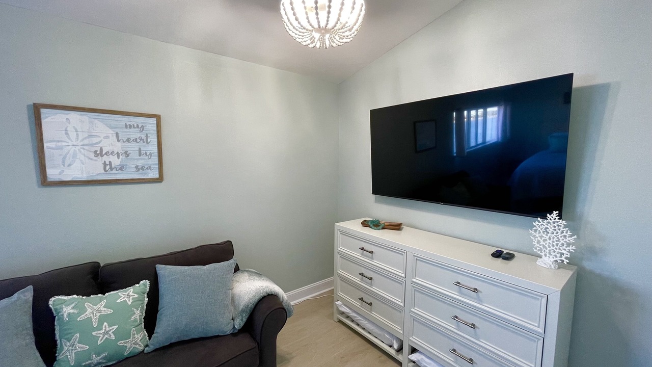 Photo of Livingroom in White Sands First