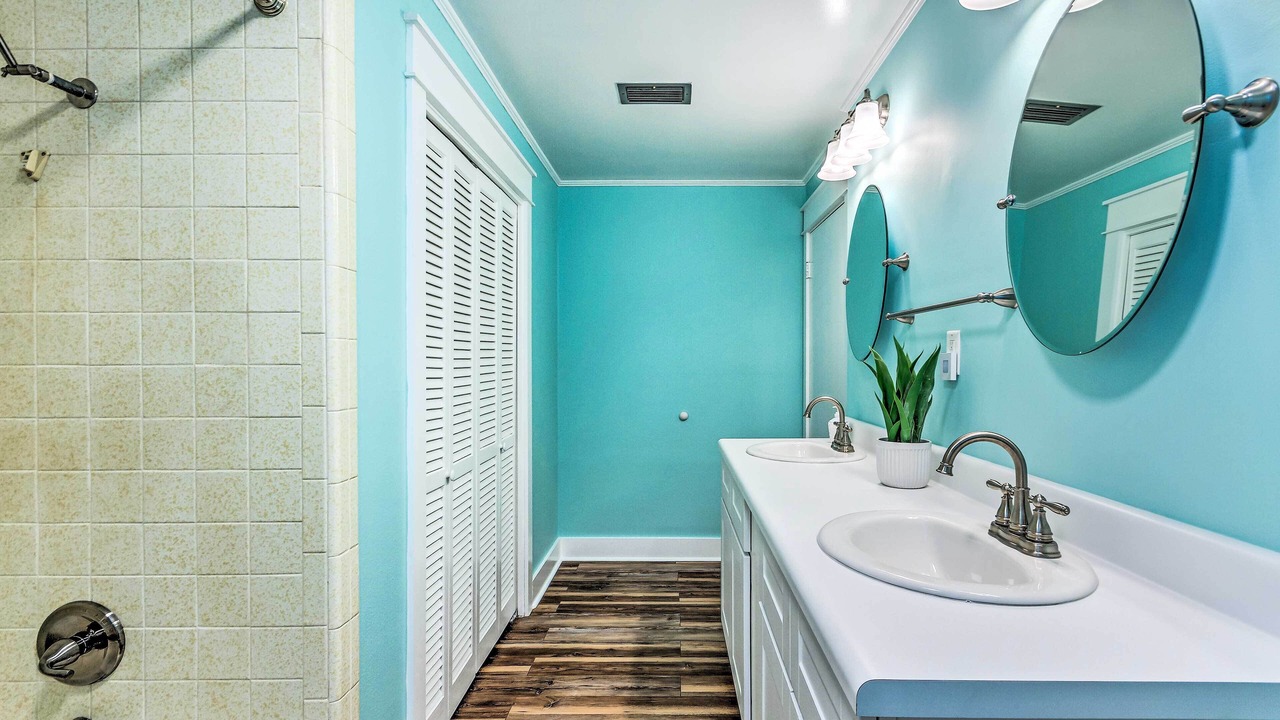 Photo of Bathroom in De Funiak Springs