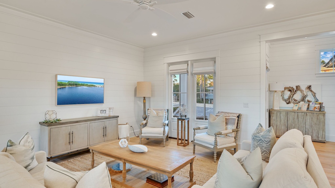 Photo of Livingroom in Dune Allen Beach