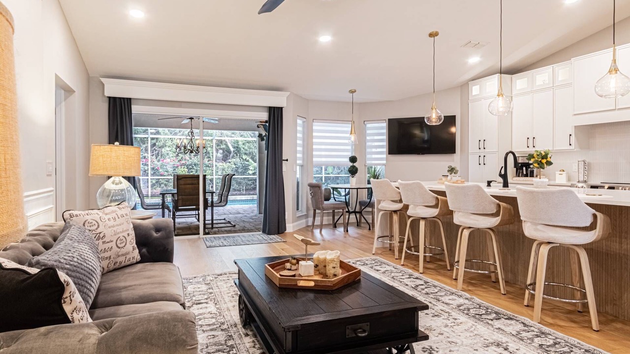 Photo of Livingroom in Crown Pointe