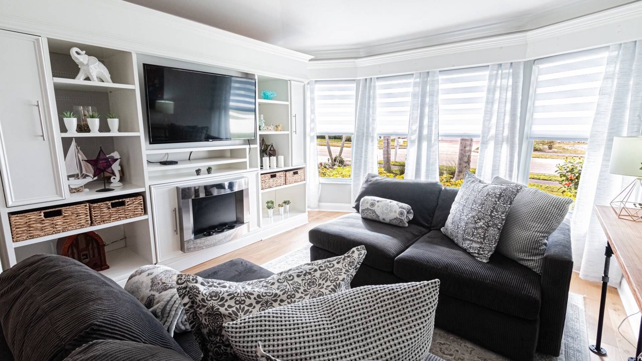 Photo of Livingroom in Crown Pointe