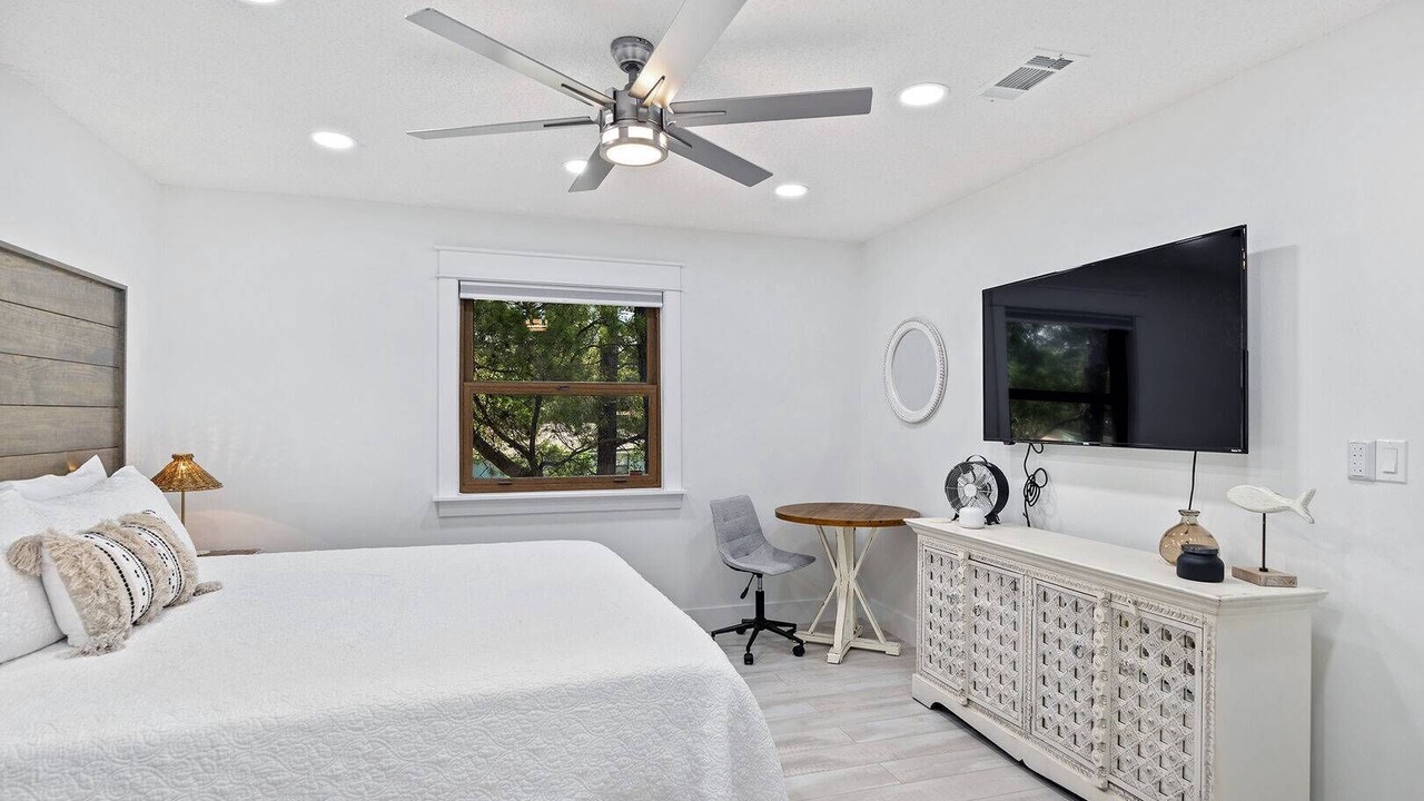 Photo of Bedroom in Dune Allen Beach