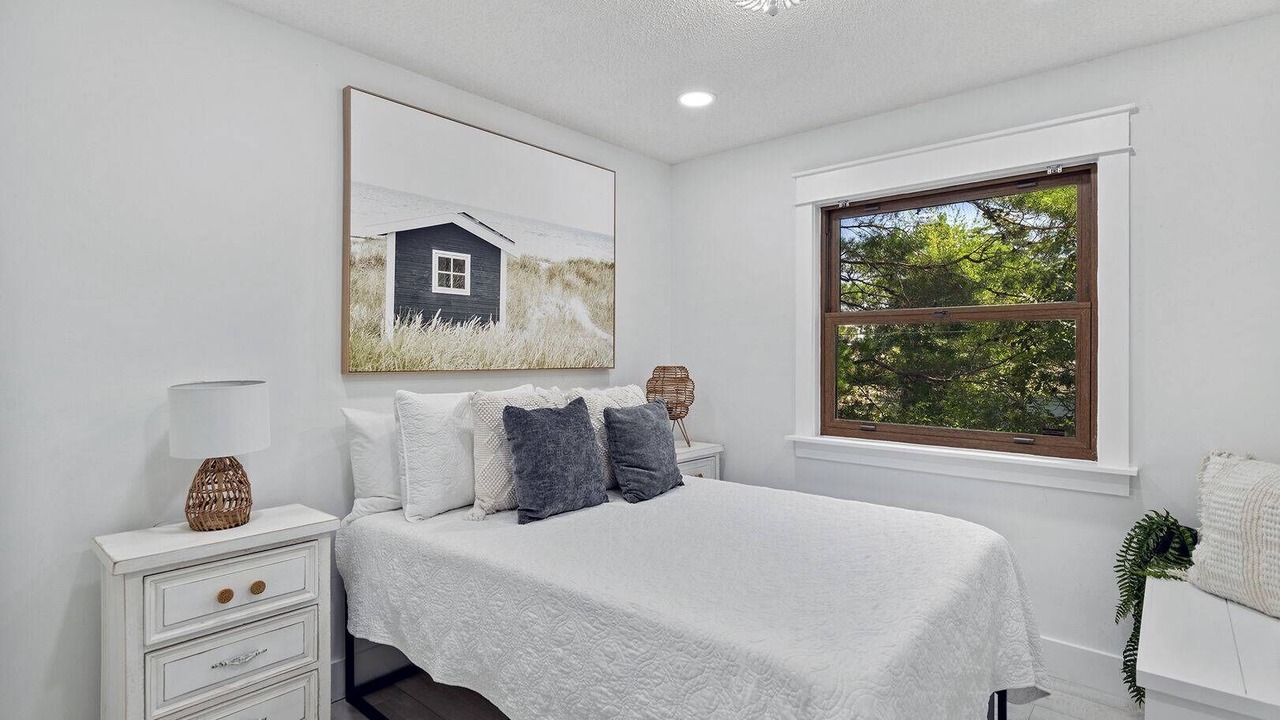 Photo of Bedroom in Dune Allen Beach