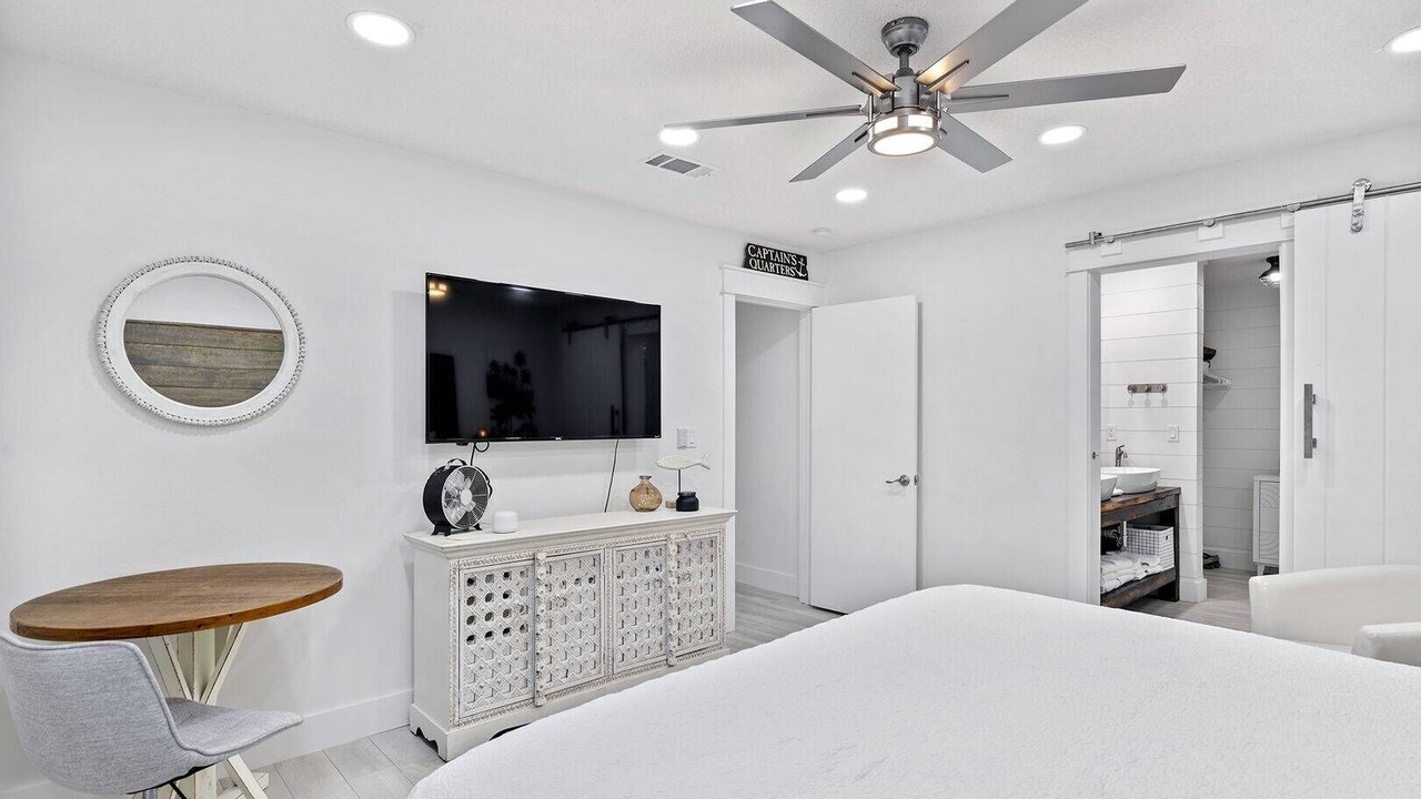 Photo of Bedroom in Dune Allen Beach