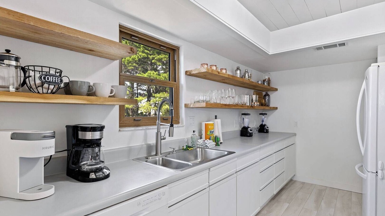 Photo of Kitchen in Dune Allen Beach