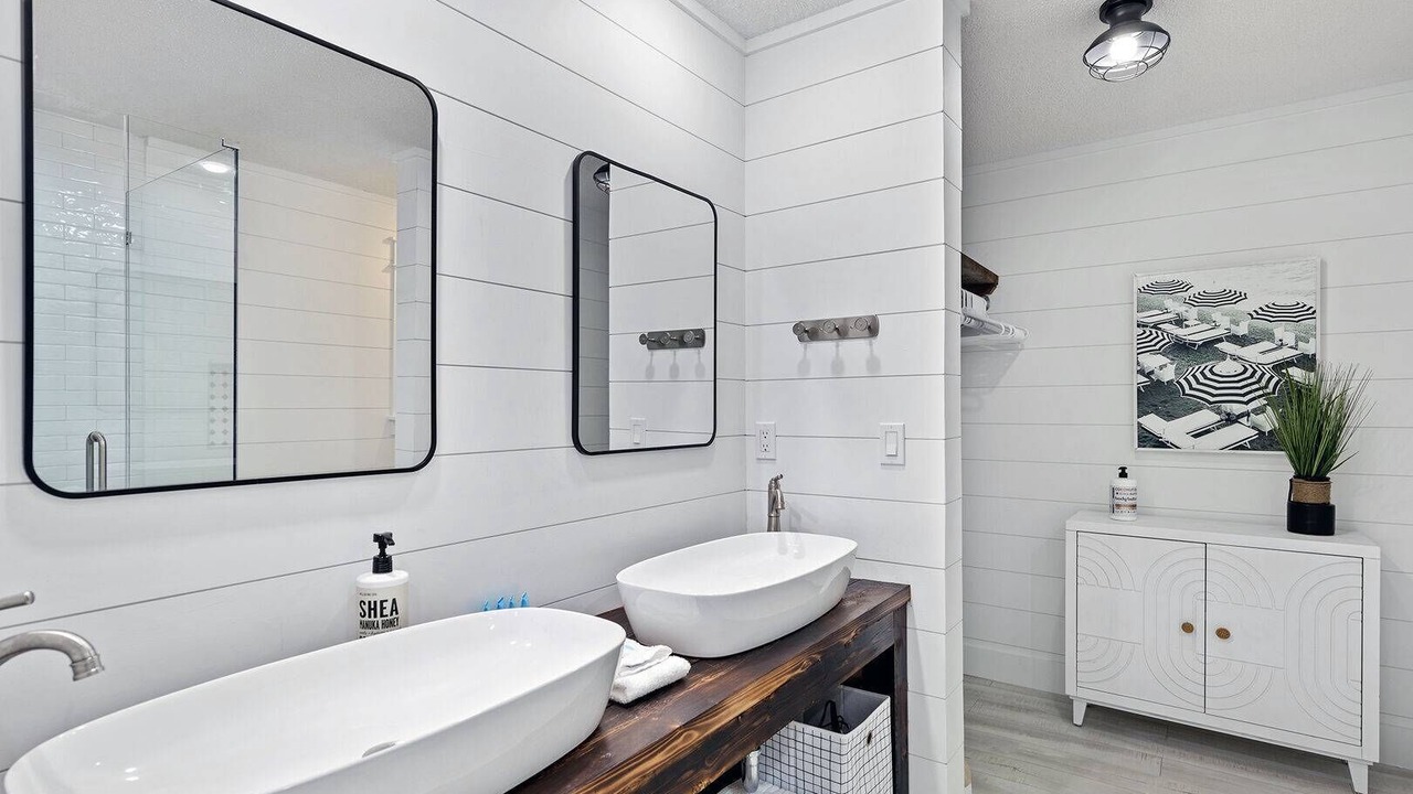 Photo of Bathroom in Dune Allen Beach