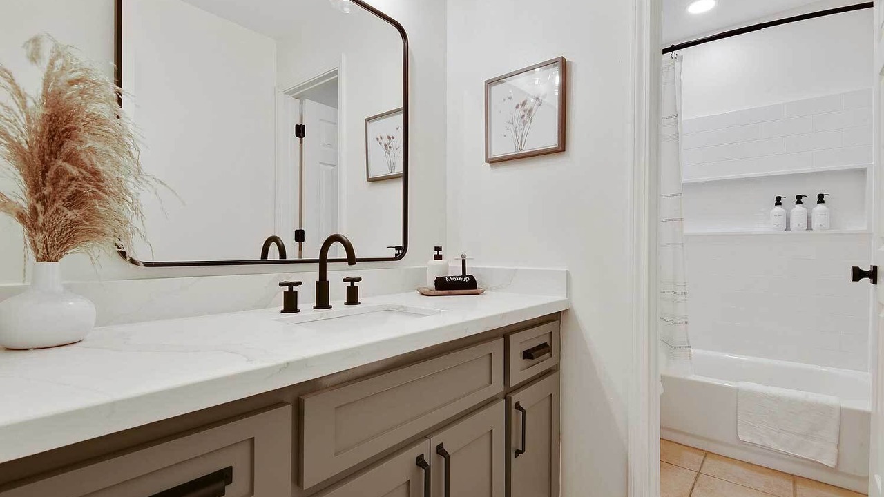Photo of Bathroom in Highlands - Perkins