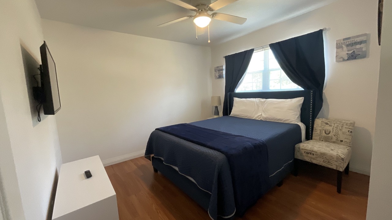 Photo of Bedroom in Shoreline Park
