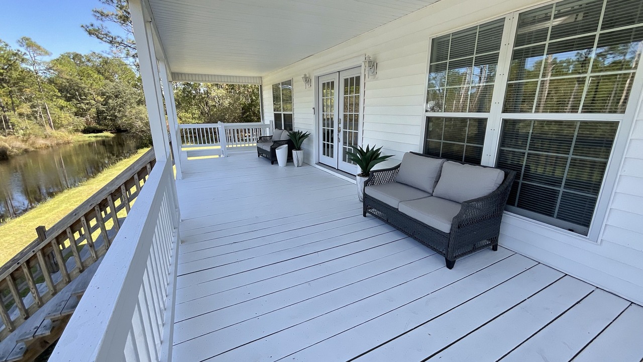 Photo of Patio Balcony in Shoreline Park