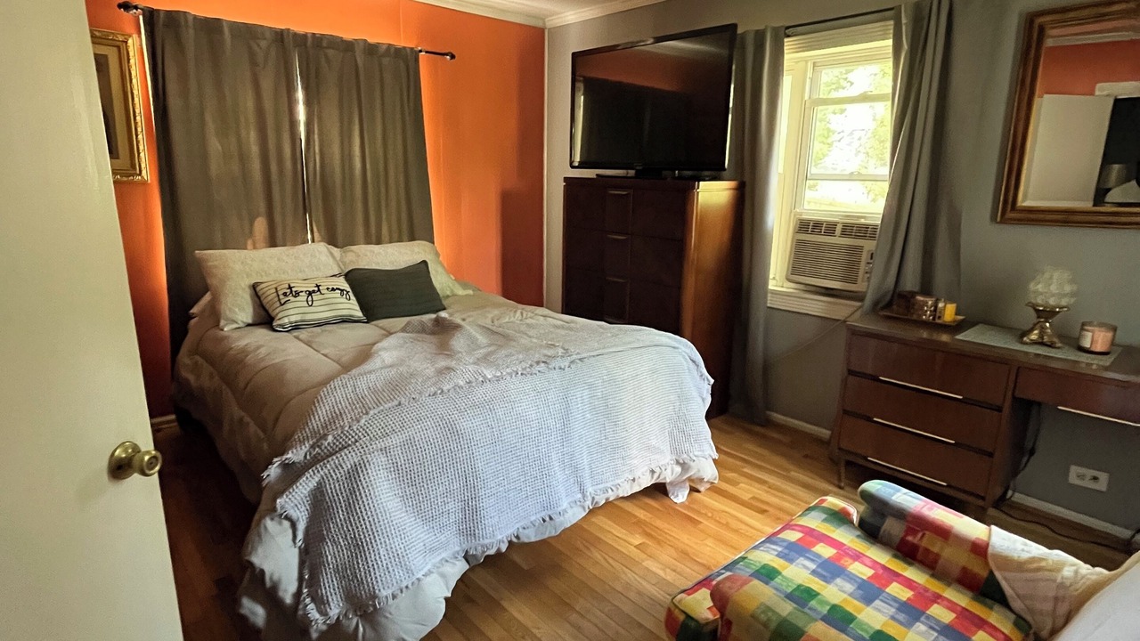 Photo of Bedroom in Midfield