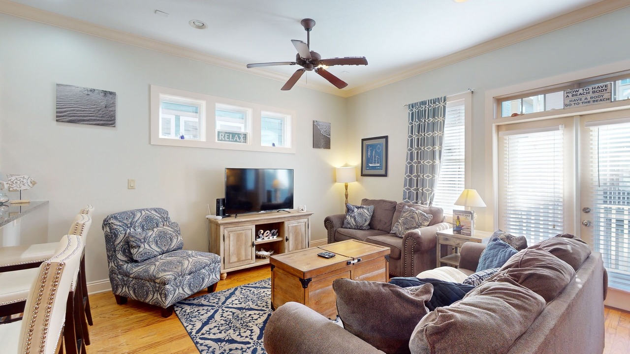 Photo of Livingroom in Crescent Beach