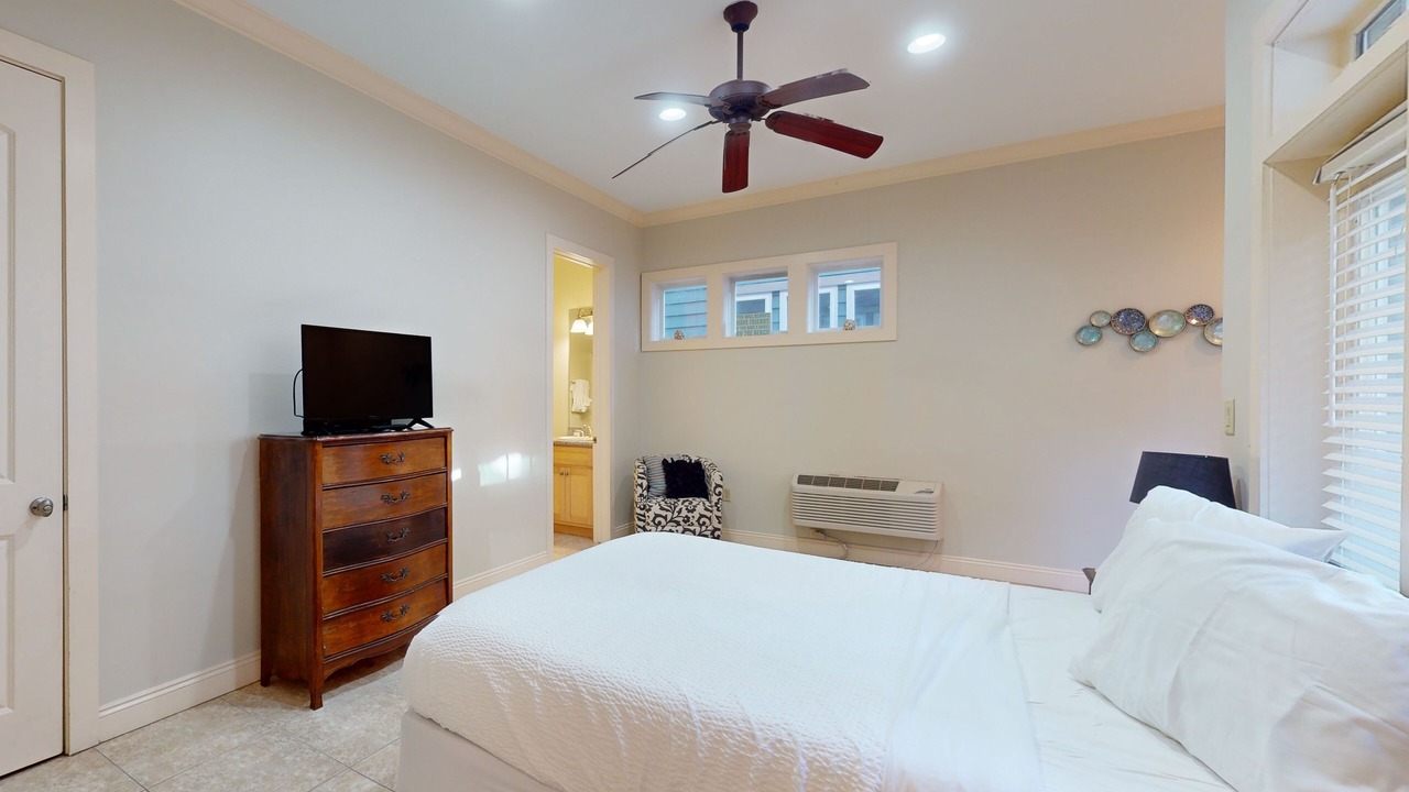 Photo of Bedroom in Crescent Beach