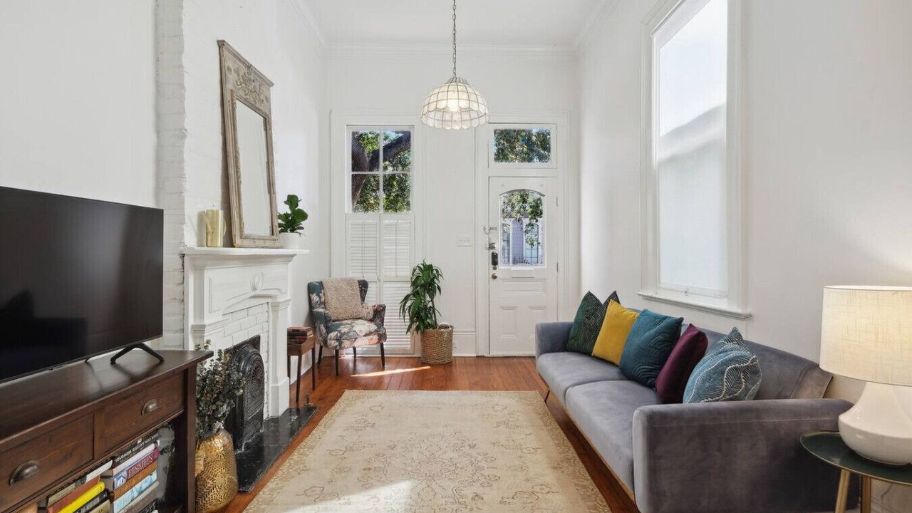 Photo of Livingroom in Irish Channel