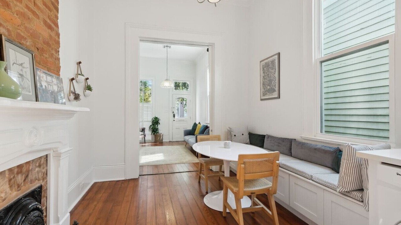 Photo of Livingroom in Irish Channel