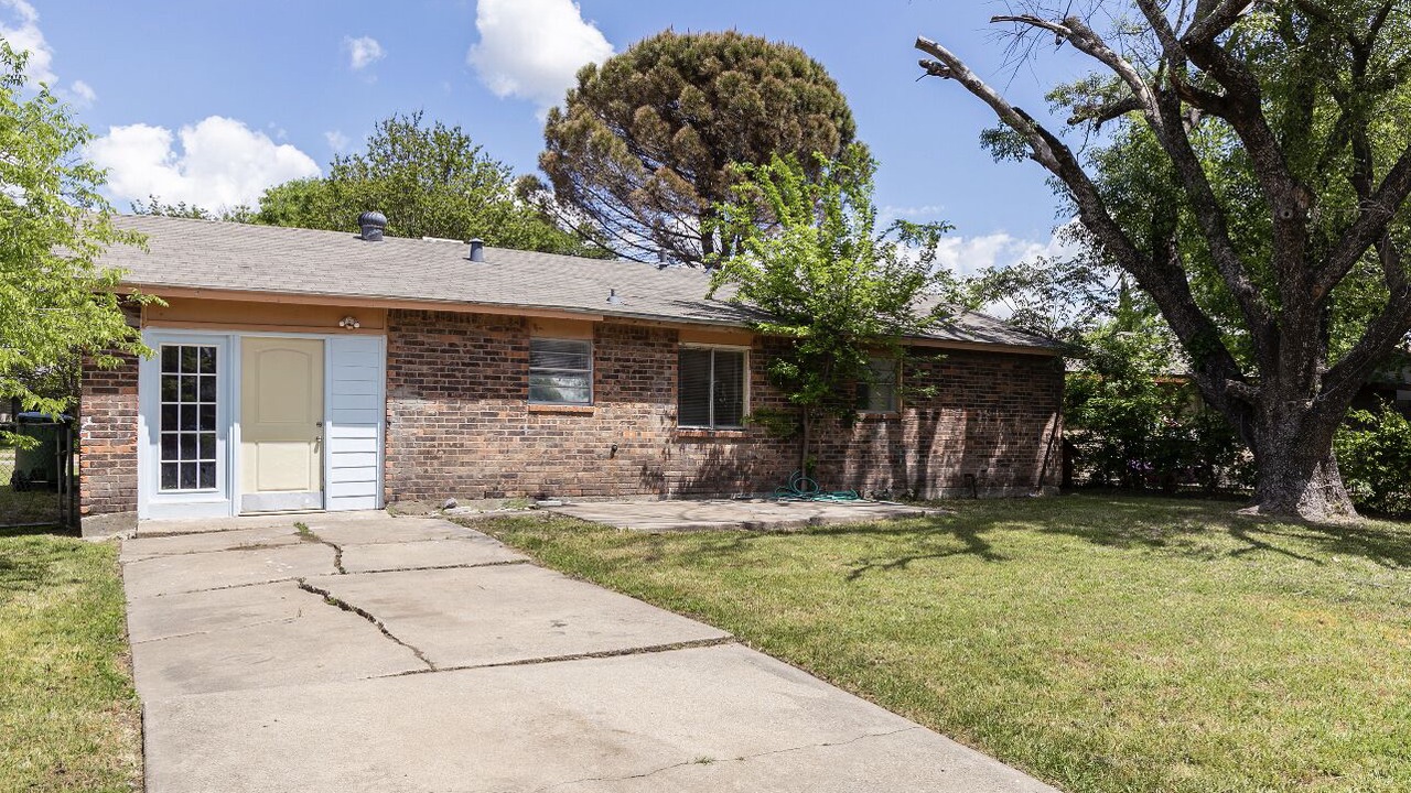 Photo of Outdoor in Garland