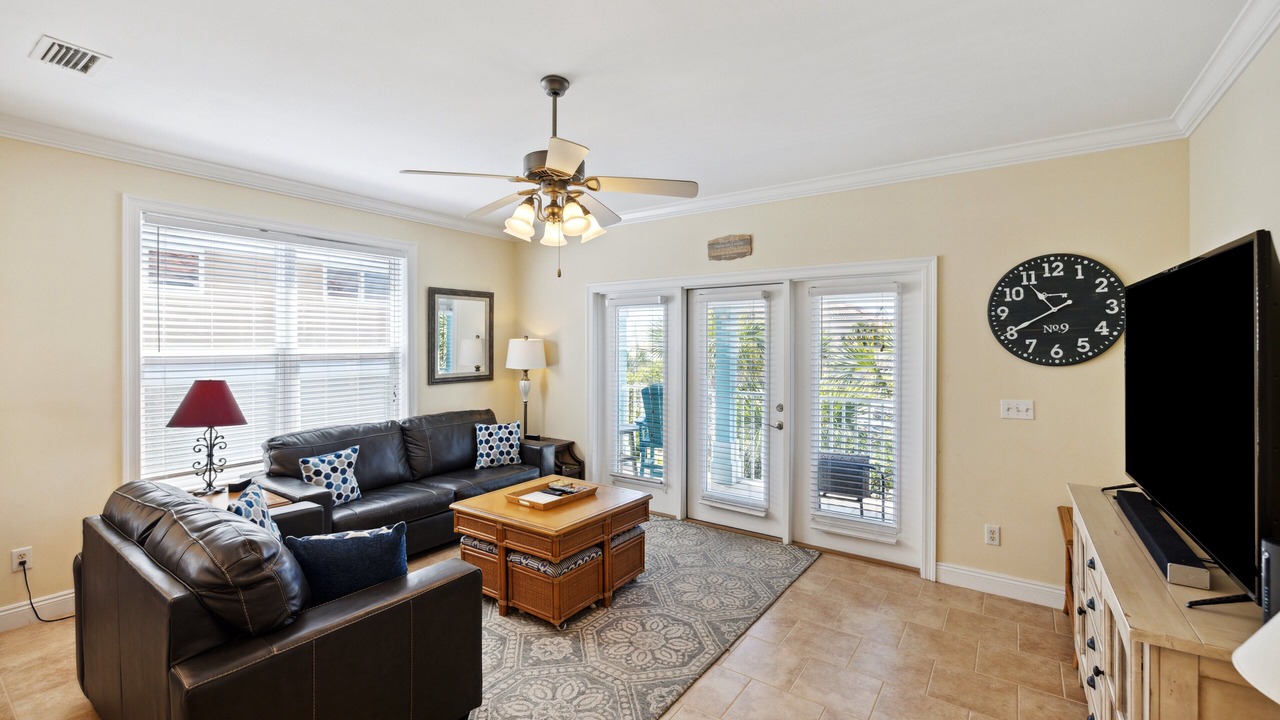 Photo of Livingroom in Fort Bay
