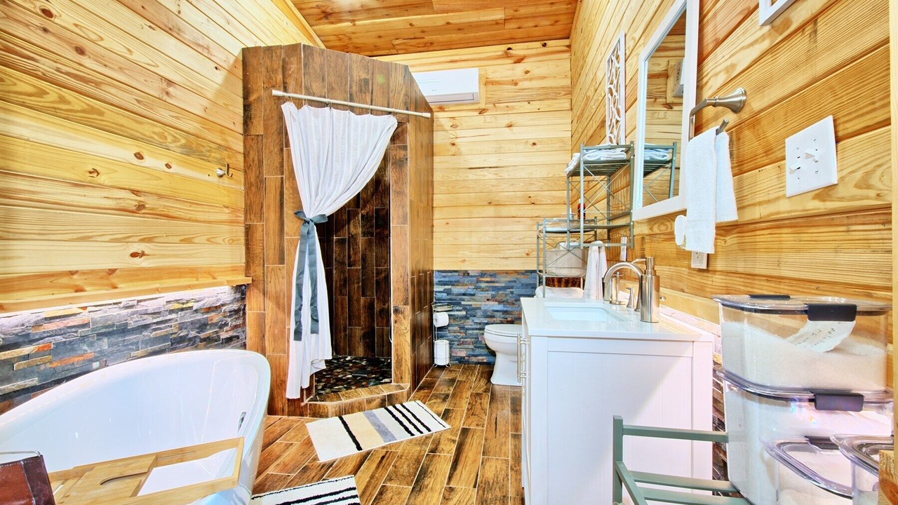 Photo of Bathroom in South Toledo Bend