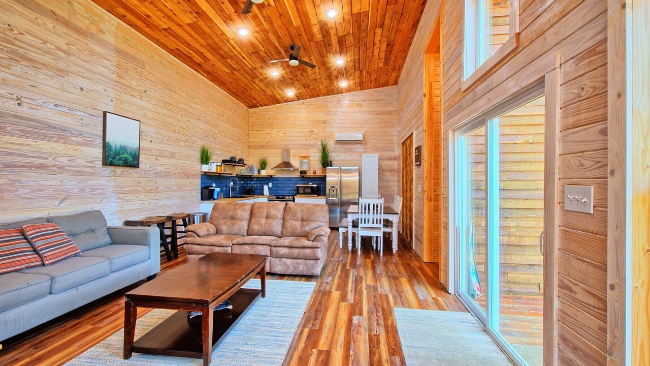 Photo of Livingroom in South Toledo Bend