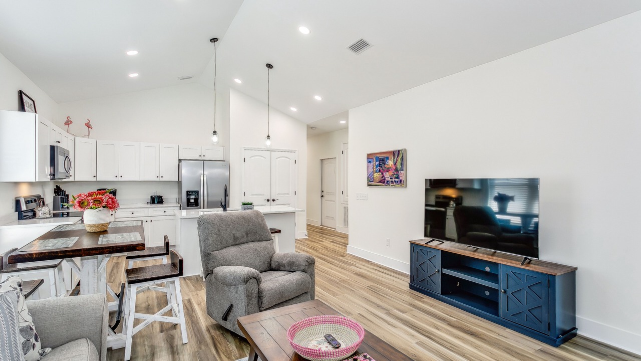 Photo of Livingroom in Ono Island