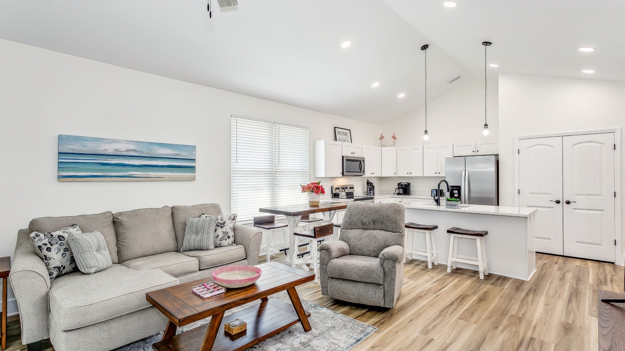 Photo of Livingroom in Ono Island