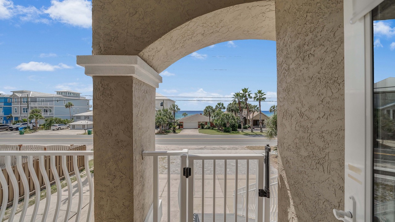 Photo of Patio Balcony in Laguna Beach Estates