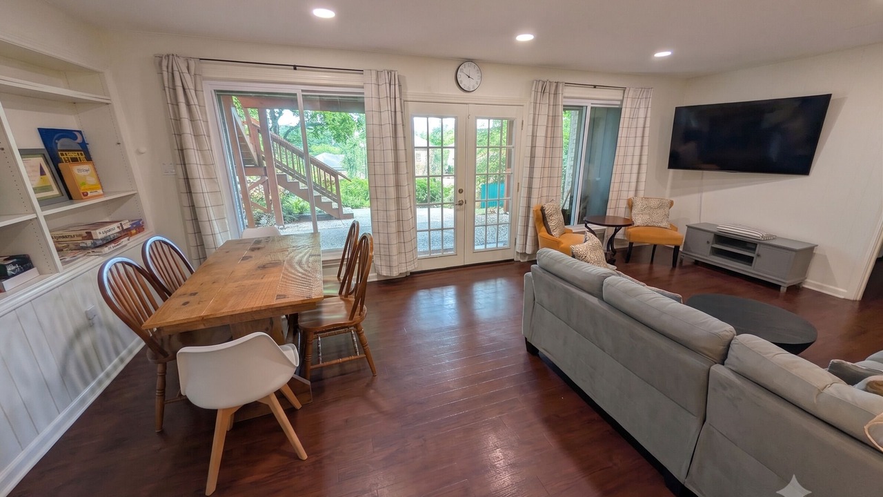 Photo of Livingroom in Highlands - Perkins