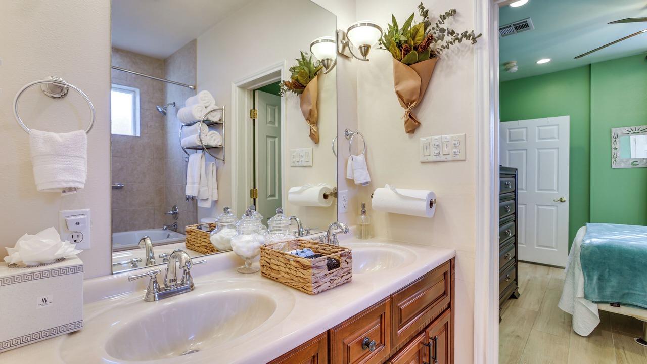 Photo of Bathroom in Gentilly Woods